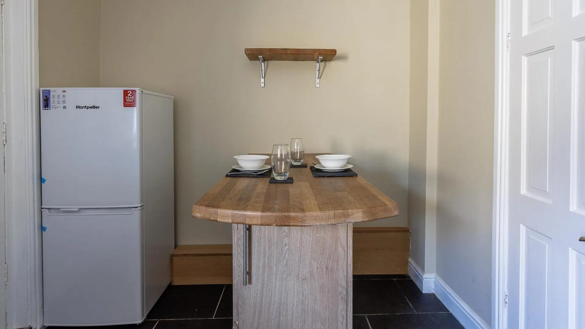 Dom wakacyjny 3 Bedroom Spacious Home 10 Mins Walk From Hospital Middlesbrough