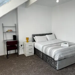  Капсульный отель Le Crescent Rooms,
